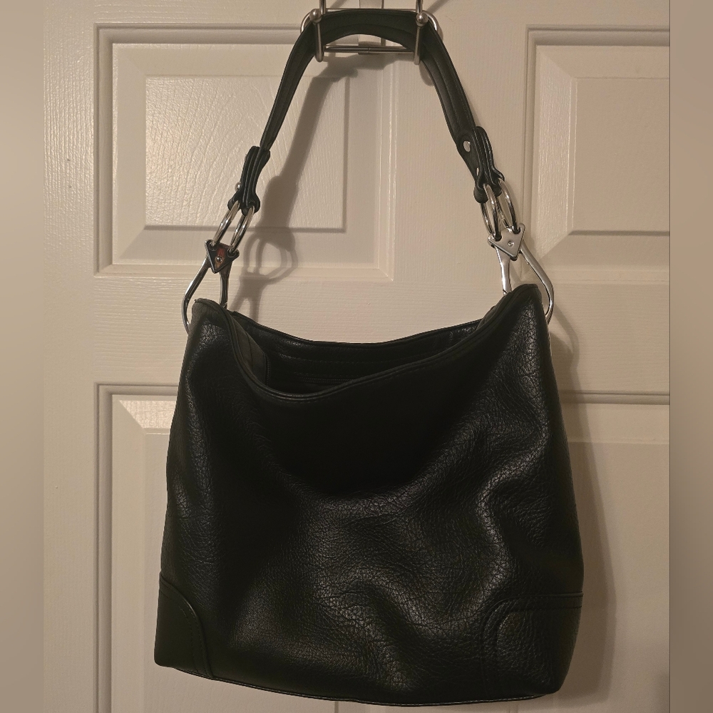 Elegant Black Leather Shoulder Bag